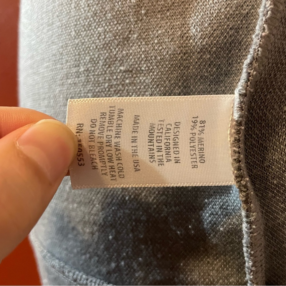 Casual Long-Sleeve Crewneck Top - Soft Sage Green - Picture 4 of 5
